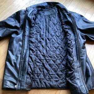 Jacqueline Ferrar ladies size Large leather lightly lined black coat